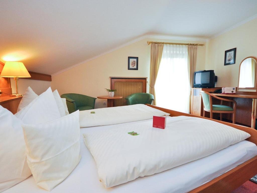 Hotel Quellenhof Bad Wiessee Room photo