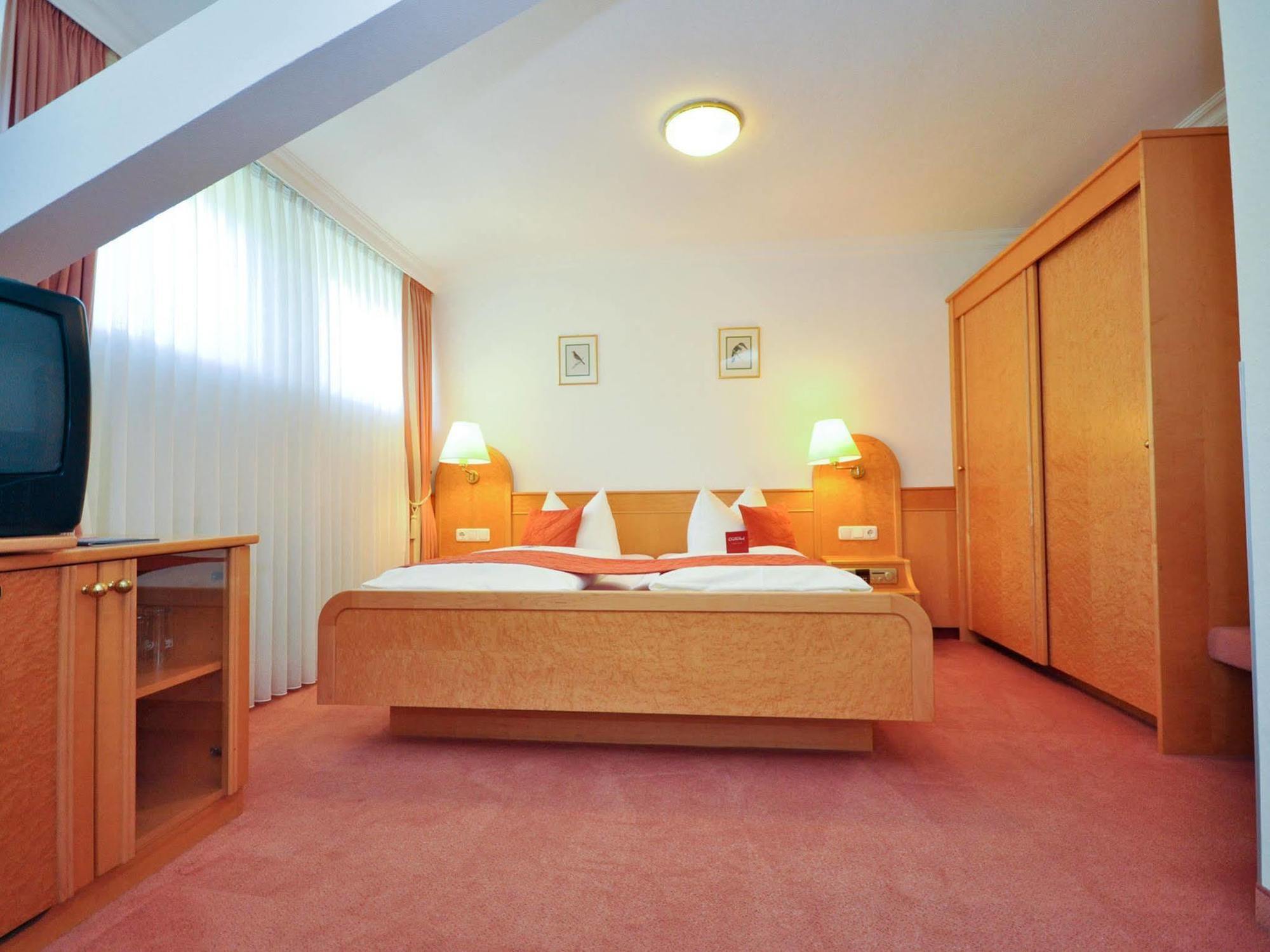 Hotel Quellenhof Bad Wiessee Exterior photo