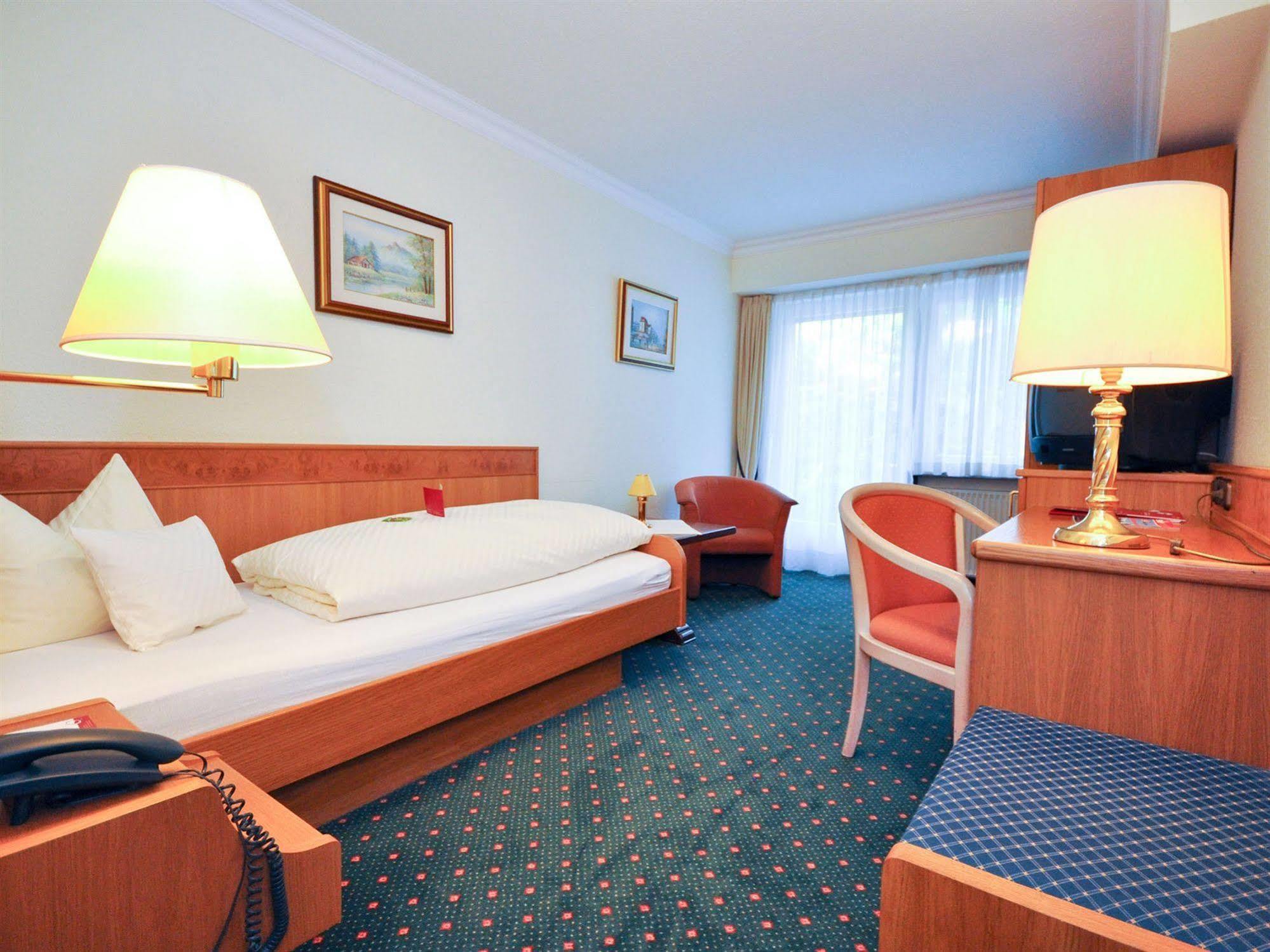 Hotel Quellenhof Bad Wiessee Exterior photo