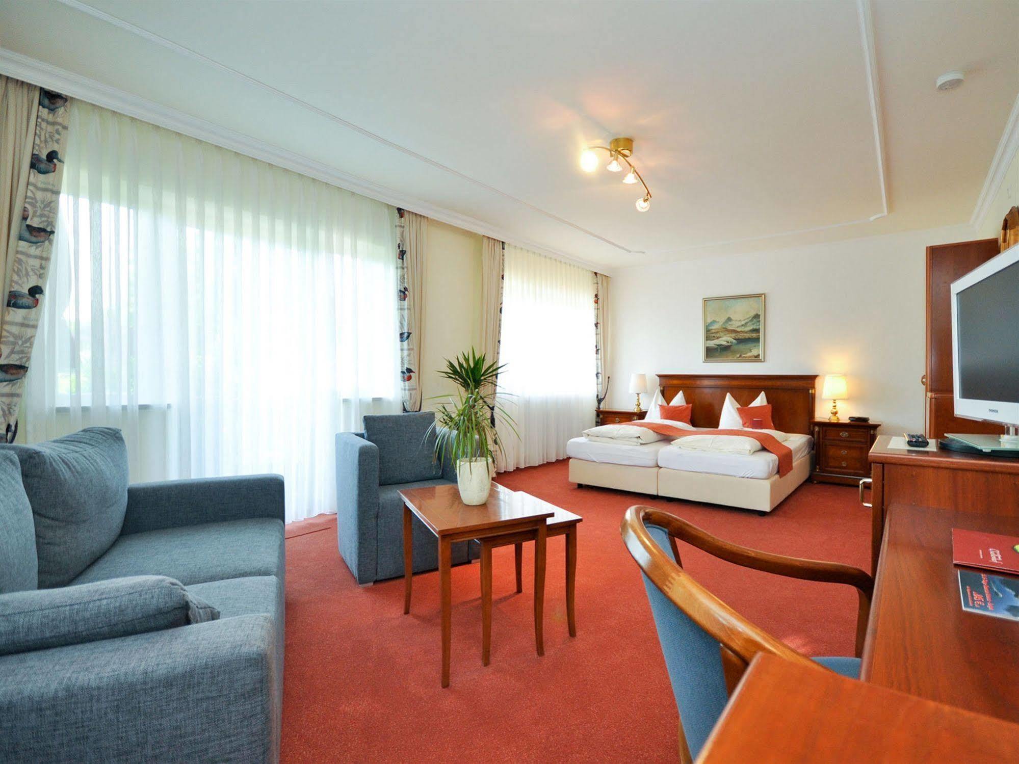 Hotel Quellenhof Bad Wiessee Exterior photo